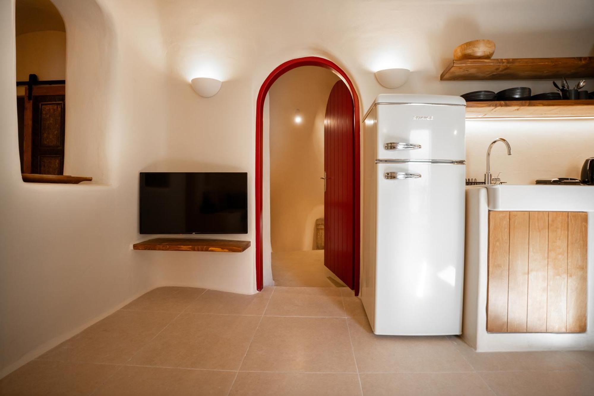 Approxi Cave: 2-Bedroom Retreat Exo Gonia ภายนอก รูปภาพ